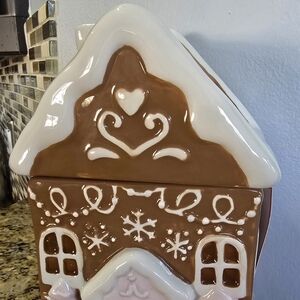 Peppermint & Pine Gingerbread House Ceramic Cookie Jar – Hand-Painted New